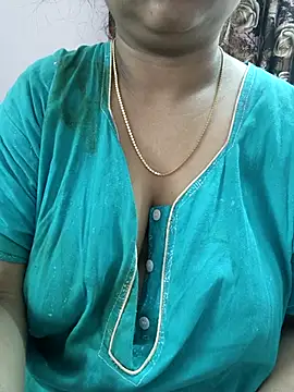 Snapshot of cuteyqueen chatting on March 9, 1:56 am cuteyqueen online show from March 9, 1:56 am