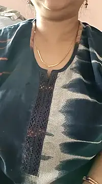 Snapshot of cuteyqueen chatting on March 17, 3:14 am cuteyqueen online show from March 17, 3:14 am