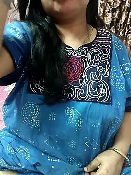 Snapshot of cuteyqueen chatting on October 7, 10:45 am cuteyqueen online show from October 7, 10:45 am