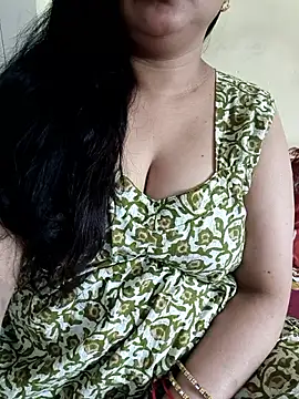 cuteyqueen online show from March 17, 4:39 am