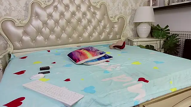 Snapshot of CarmellaAngel chatting on November 8, 10:59 am CarmellaAngel online show from November 8, 10:59 am