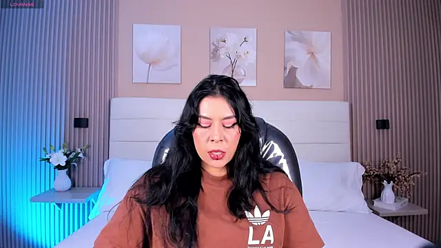 Snapshot of JessyEvans chatting on June 12, 7:24 pm JessyEvans online show from June 12, 7:24 pm