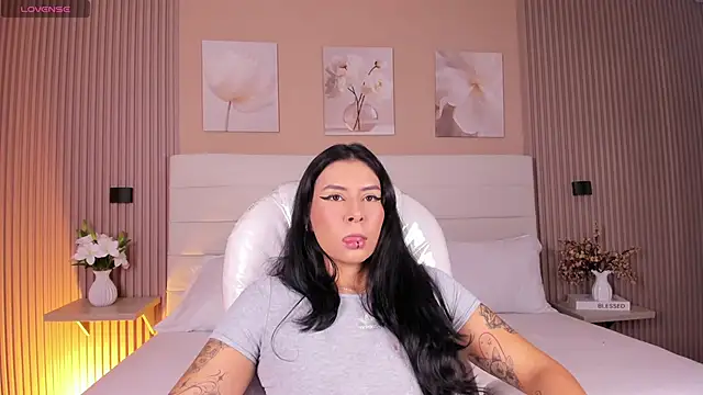 Snapshot of JessyEvans chatting on June 17, 7:26 pm JessyEvans online show from June 17, 7:26 pm