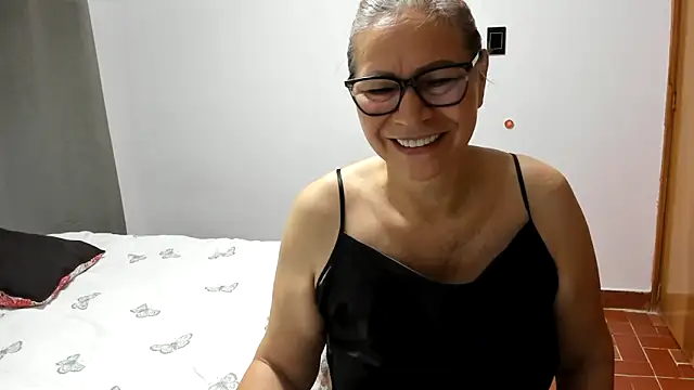Snapshot of Carlaa-69 chatting on June 13, 9:29 am Carlaa-69 online show from June 13, 9:29 am