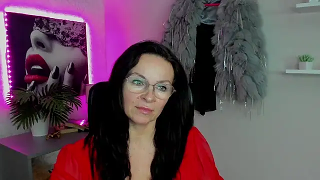 HelenLuxx online show from February 14, 10:17 am