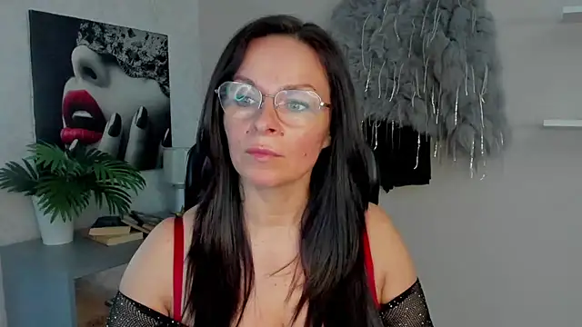 HelenLuxx online show from March 23, 7:20 am