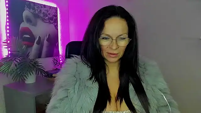 HelenLuxx online show from September 26, 5:50 pm