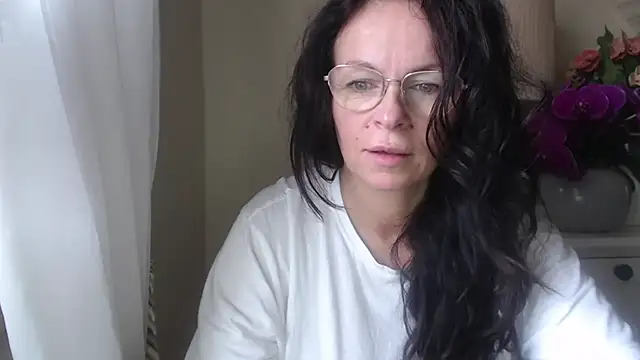 HelenLuxx online show from October 23, 6:34 am