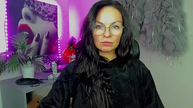 HelenLuxx online show from February 4, 3:18 pm