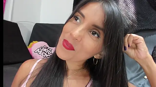 Snapshot of Sweet_Andrea2802 chatting on September 13, 8:41 pm Sweet Andrea2802 online show from September 13, 8:41 pm