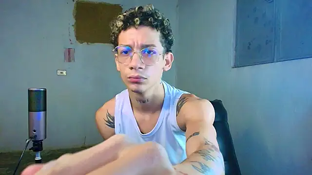 mateodeamjo online show from February 26, 5:39 am