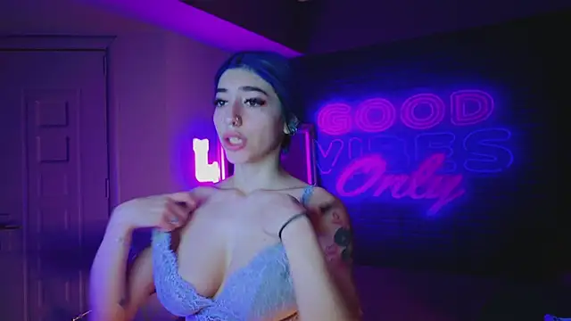 AriaVoss online show from January 30, 8:42 pm