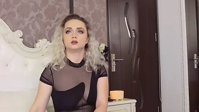 EllianaReese online show from February 18, 3:10 am