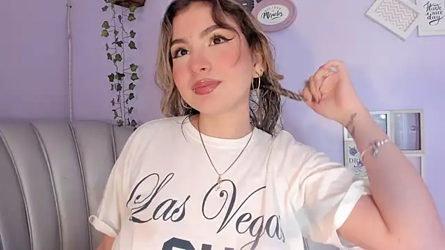 Snapshot of SamantaBone chatting on March 3, 12:59 am SamantaBone online show from March 3, 12:59 am