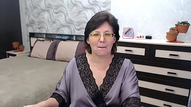 Snapshot of VitaCharm chatting on December 9, 7:50 pm VitaCharm online show from December 9, 7:50 pm