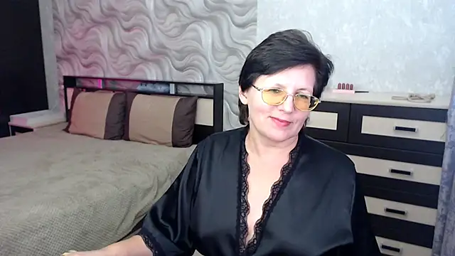 Snapshot of VitaCharm chatting on February 24, 10:25 pm VitaCharm online show from February 24, 10:25 pm