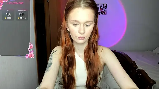 Snapshot of EmilySoul chatting on December 2, 9:21 pm EmilySoul online show from December 2, 9:21 pm