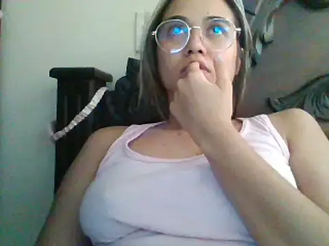 trianabell online show from January 17, 6:23 pm