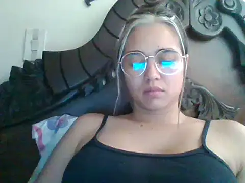 trianabell online show from January 21, 8:54 pm