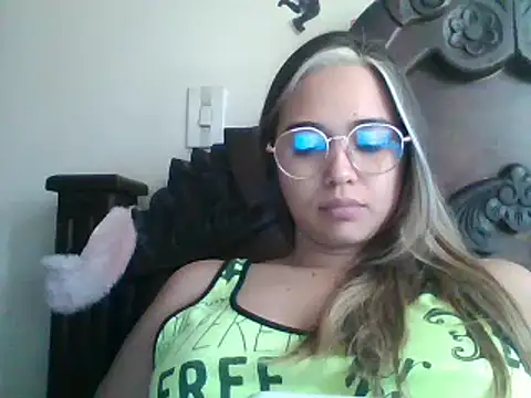 trianabell online show from January 23, 7:51 pm