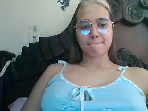 trianabell online show from January 26, 4:51 pm