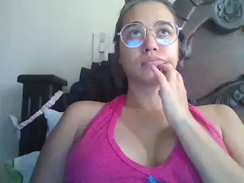 trianabell online show from March 4, 4:41 pm