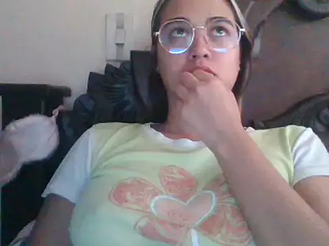 trianabell online show from March 9, 3:49 pm