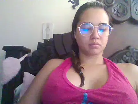 trianabell online show from March 11, 3:45 pm