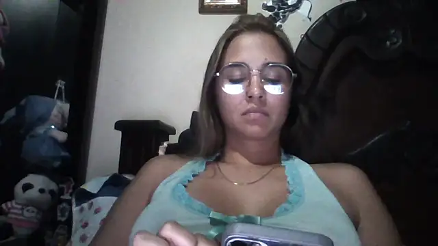 trianabell online show from October 14, 1:39 am