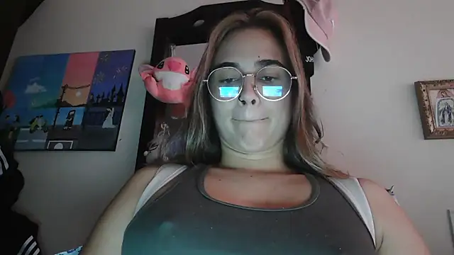 trianabell online show from February 15, 6:15 pm