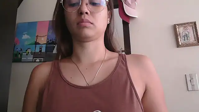 Snapshot of trianabell chatting on May 16, 4:28 pm trianabell online show from May 16, 4:28 pm