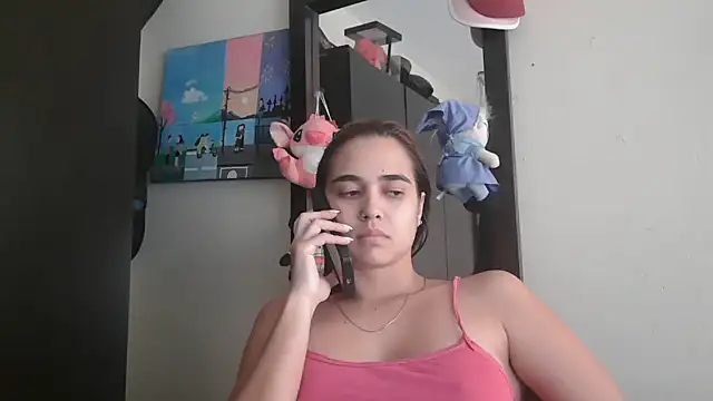 trianabell online show from July 18, 6:01 pm