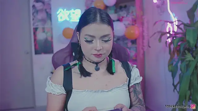 Snapshot of sensualkattt chatting on September 20, 1:34 pm sensualkattt online show from September 20, 1:34 pm