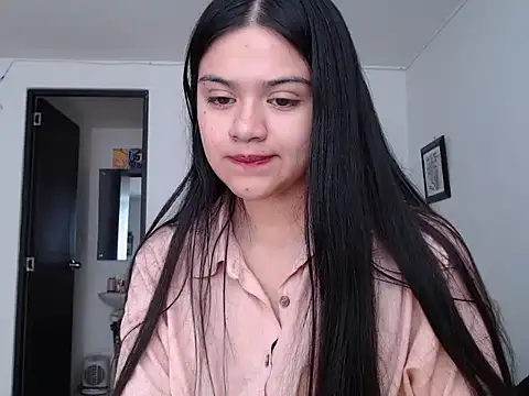 Snapshot of angelbeat_ chatting on December 9, 7:39 pm angelbeat  online show from December 9, 7:39 pm