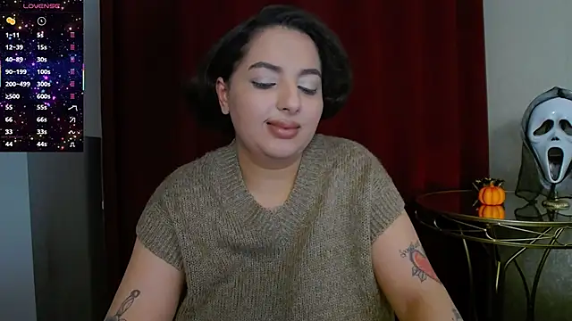 Snapshot of BustyAllyy chatting on October 28, 6:32 pm BustyAllyy online show from October 28, 6:32 pm