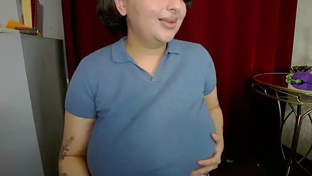 Snapshot of BustyAllyy chatting on November 9, 5:11 pm BustyAllyy online show from November 9, 5:11 pm