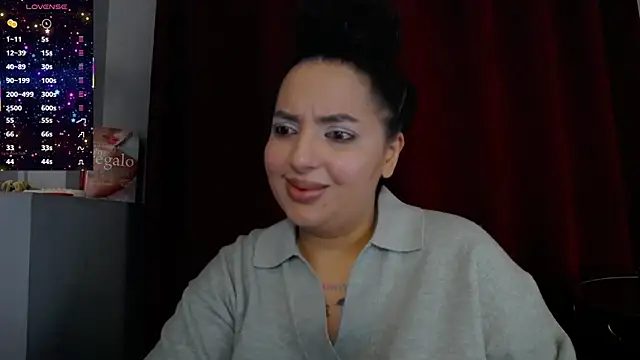 Snapshot of BustyAllyy chatting on November 10, 8:52 pm BustyAllyy online show from November 10, 8:52 pm