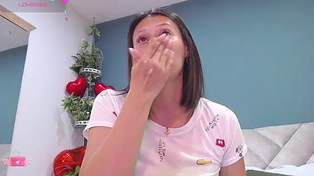 Snapshot of SharisWillian chatting on March 11, 4:10 am SharisWillian online show from March 11, 4:10 am