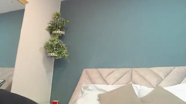 Snapshot of SharisWillian chatting on November 13, 3:38 am SharisWillian online show from November 13, 3:38 am