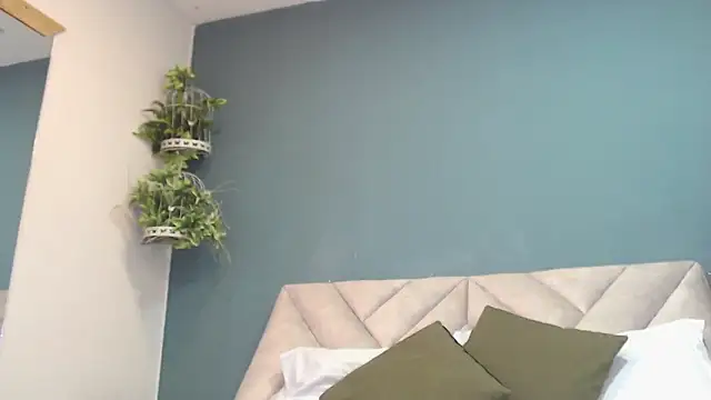 Snapshot of SharisWillian chatting on November 21, 3:38 am SharisWillian online show from November 21, 3:38 am