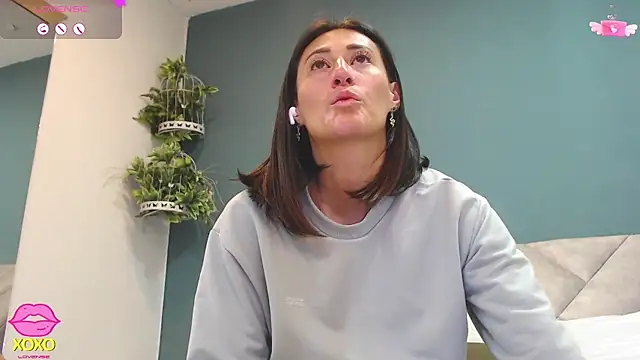 SharisWillian online show from March 12, 4:07 am