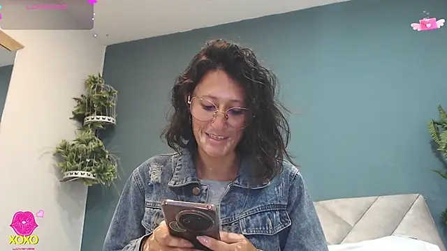SharisWillian online show from May 4, 3:57 am