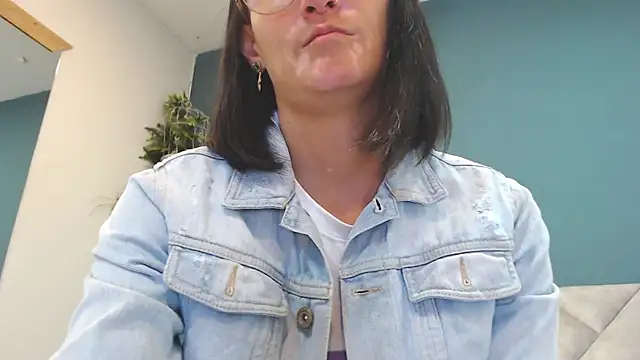 SharisWillian online show from May 13, 3:59 am