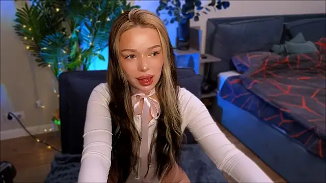 Snapshot of Lily_Yin chatting on February 12, 5:58 am Lily Yin online show from February 12, 5:58 am