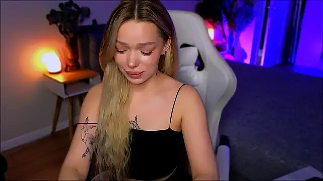 Lily Yin online show from March 18, 5:43 am