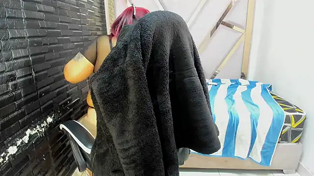 Snapshot of DaianaLutz chatting on October 23, 1:54 pm DaianaLutz online show from October 23, 1:54 pm