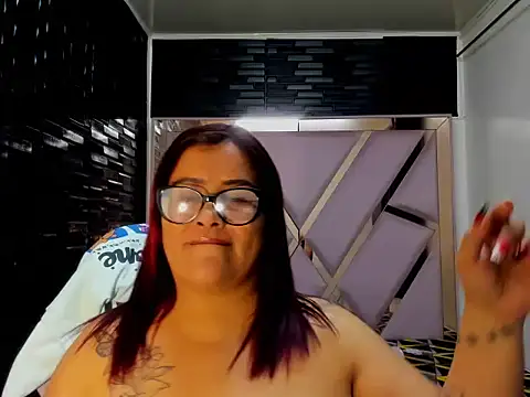 Snapshot of DaianaLutz chatting on November 5, 1:33 pm DaianaLutz online show from November 5, 1:33 pm