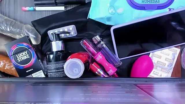 Snapshot of DaianaLutz chatting on November 29, 7:17 pm DaianaLutz online show from November 29, 7:17 pm