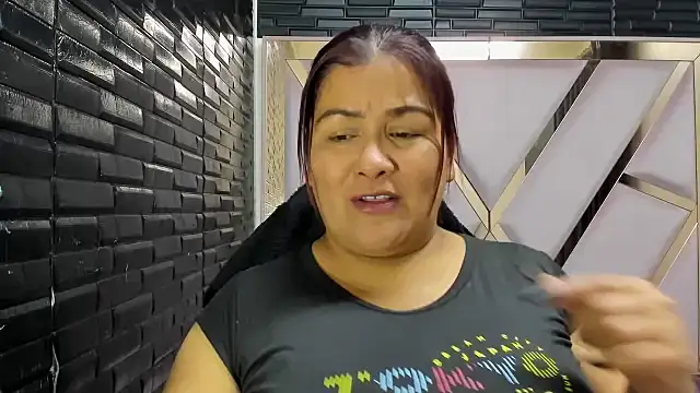 Snapshot of DaianaLutz chatting on December 2, 2:01 pm DaianaLutz online show from December 2, 2:01 pm