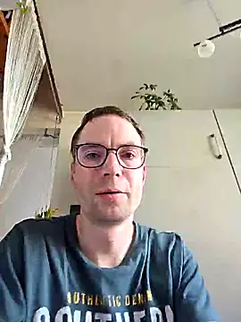 Schnubby1 online show from February 21, 1:00 pm